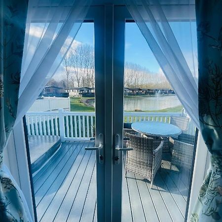 The Poplars Lodge With Hot Tub York Esterno foto