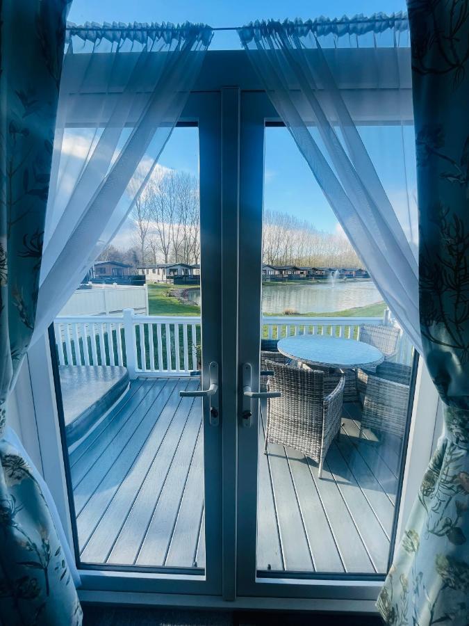 The Poplars Lodge With Hot Tub York Esterno foto