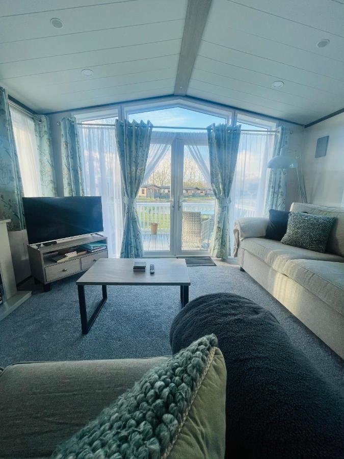 The Poplars Lodge With Hot Tub York Esterno foto